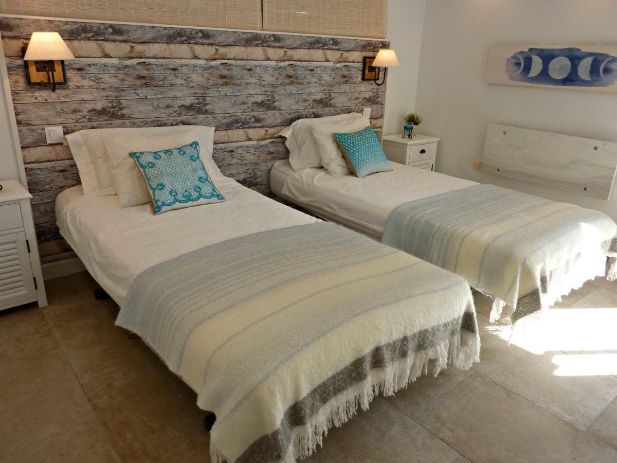 Villa Breeze Boutique Guest Rooms, Marbella Sitio de Calahonda エクステリア 写真