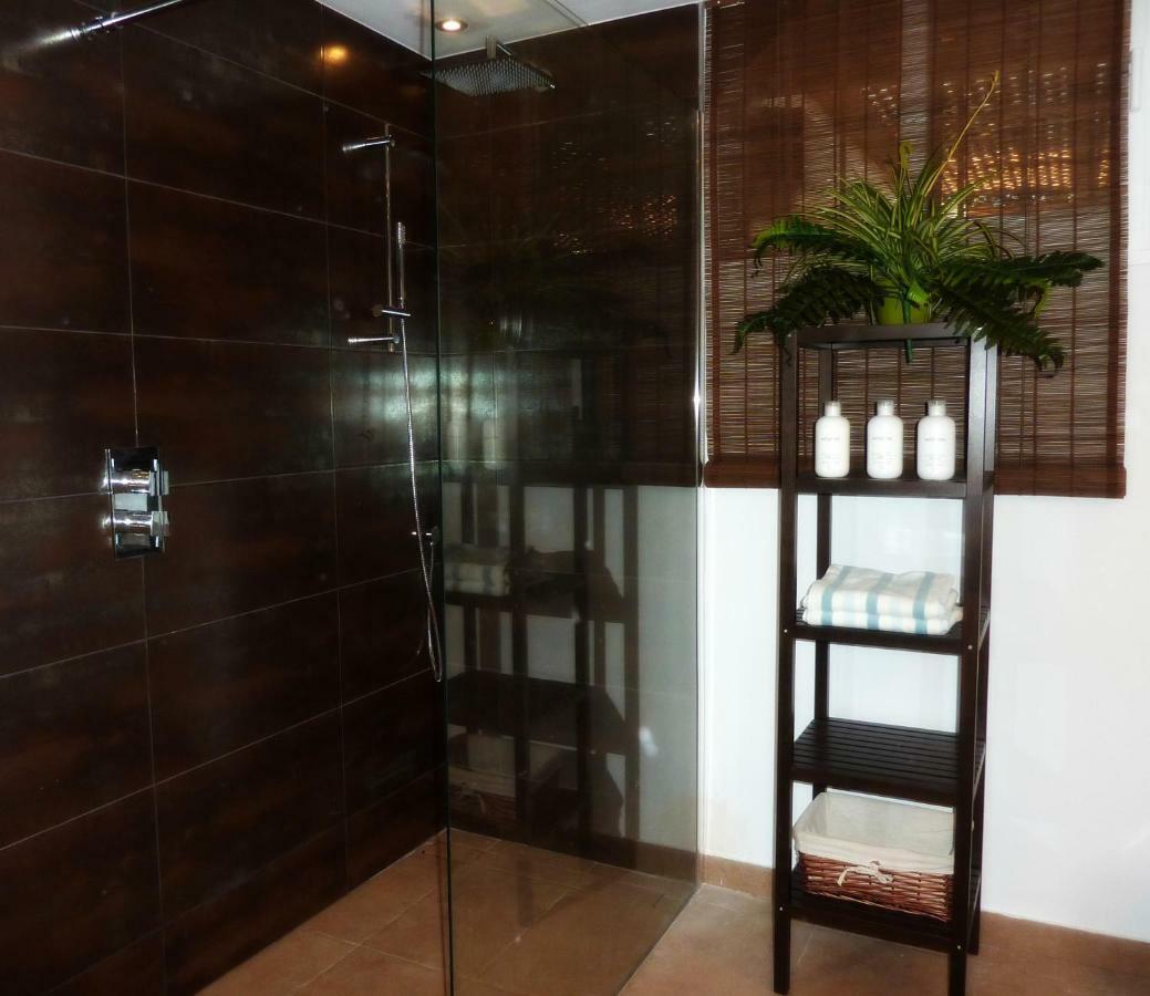 Villa Breeze Boutique Guest Rooms, Marbella Sitio de Calahonda エクステリア 写真