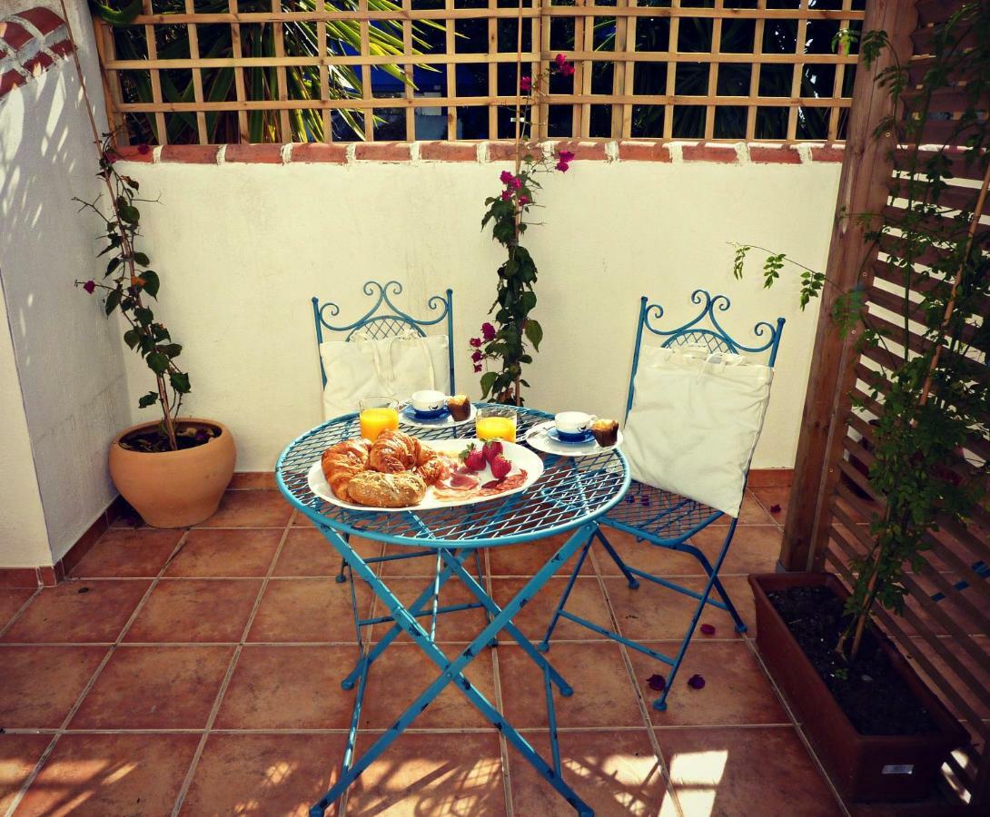 Villa Breeze Boutique Guest Rooms, Marbella Sitio de Calahonda エクステリア 写真