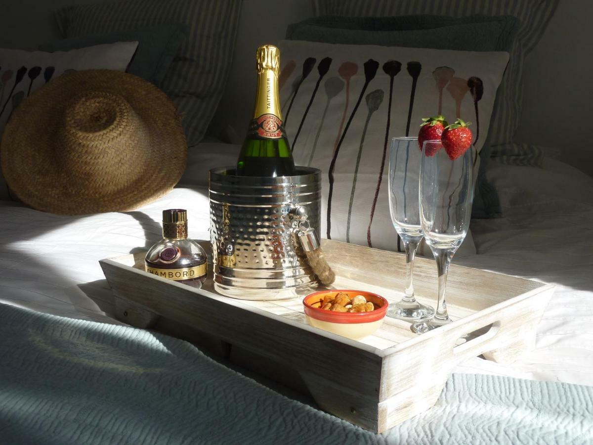 Villa Breeze Boutique Guest Rooms, Marbella Sitio de Calahonda エクステリア 写真