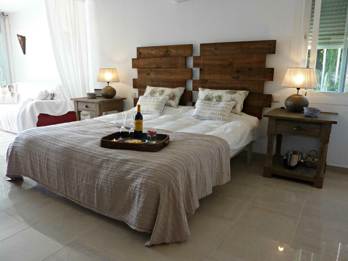 Villa Breeze Boutique Guest Rooms, Marbella Sitio de Calahonda エクステリア 写真