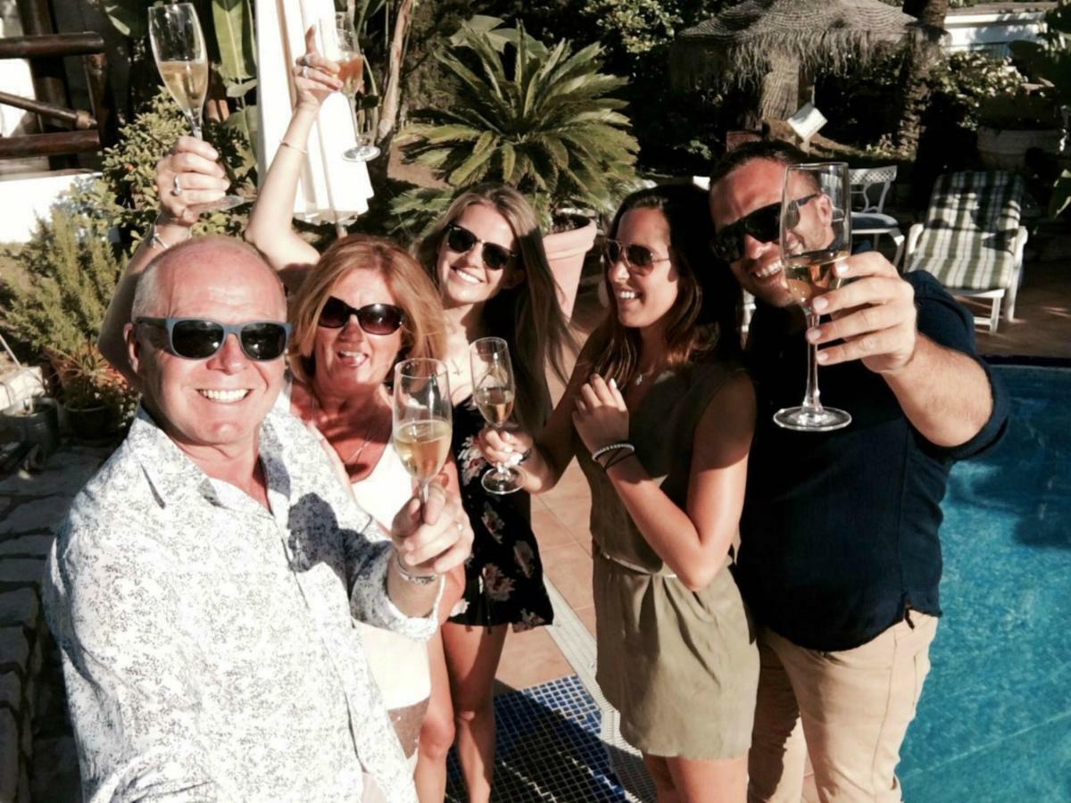 Villa Breeze Boutique Guest Rooms, Marbella Sitio de Calahonda エクステリア 写真