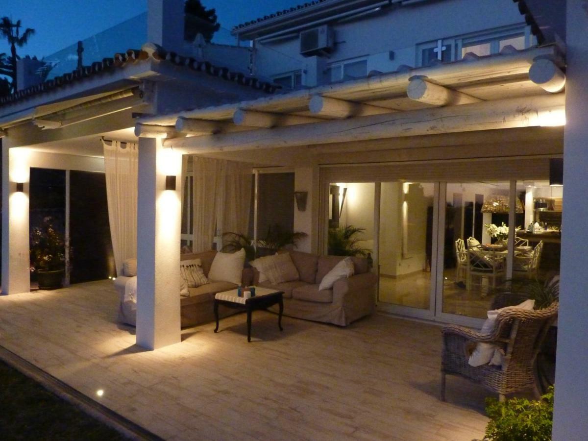 Villa Breeze Boutique Guest Rooms, Marbella Sitio de Calahonda エクステリア 写真