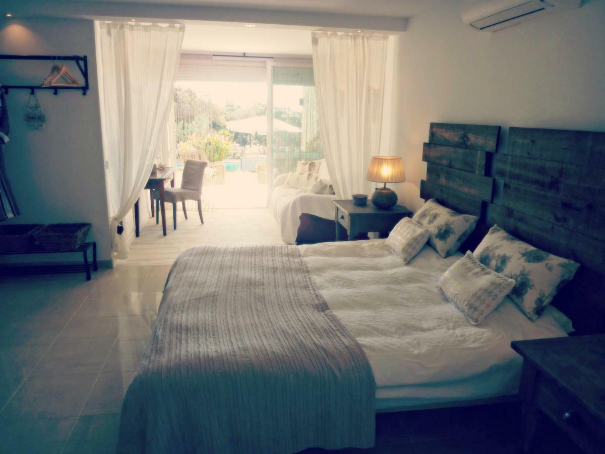 Villa Breeze Boutique Guest Rooms, Marbella Sitio de Calahonda エクステリア 写真