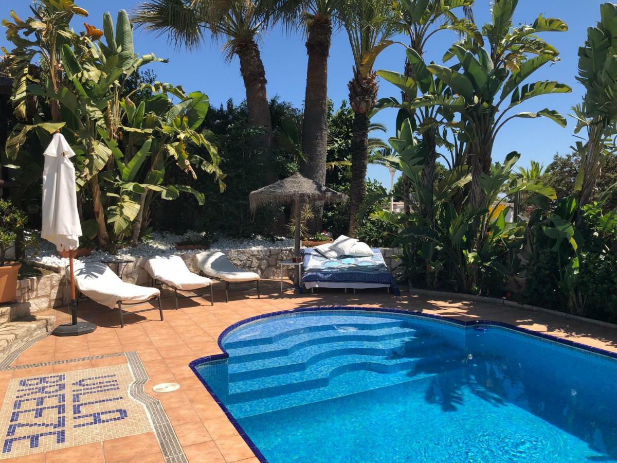 Villa Breeze Boutique Guest Rooms, Marbella Sitio de Calahonda エクステリア 写真